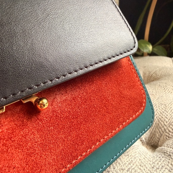 Marni Medium Trunk Bag - Picture 9 of 17